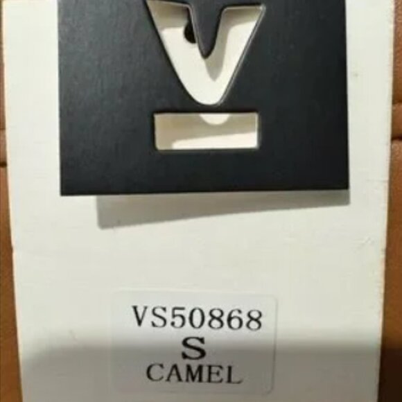 Camel Vegan Leather Mini Skirt with a zipper detail Size Small NWT - Picture 4 of 5